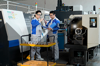 聚脲噴涂設備廠家如何選擇_京華邦威告訴您